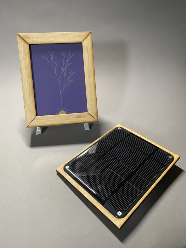 A solar-powered e-ink display generates fractal patterns. By Brandon Roots.